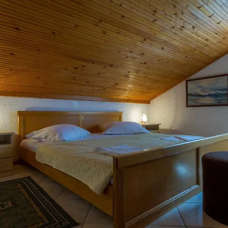 Andela Apartment Barbat na Rabu